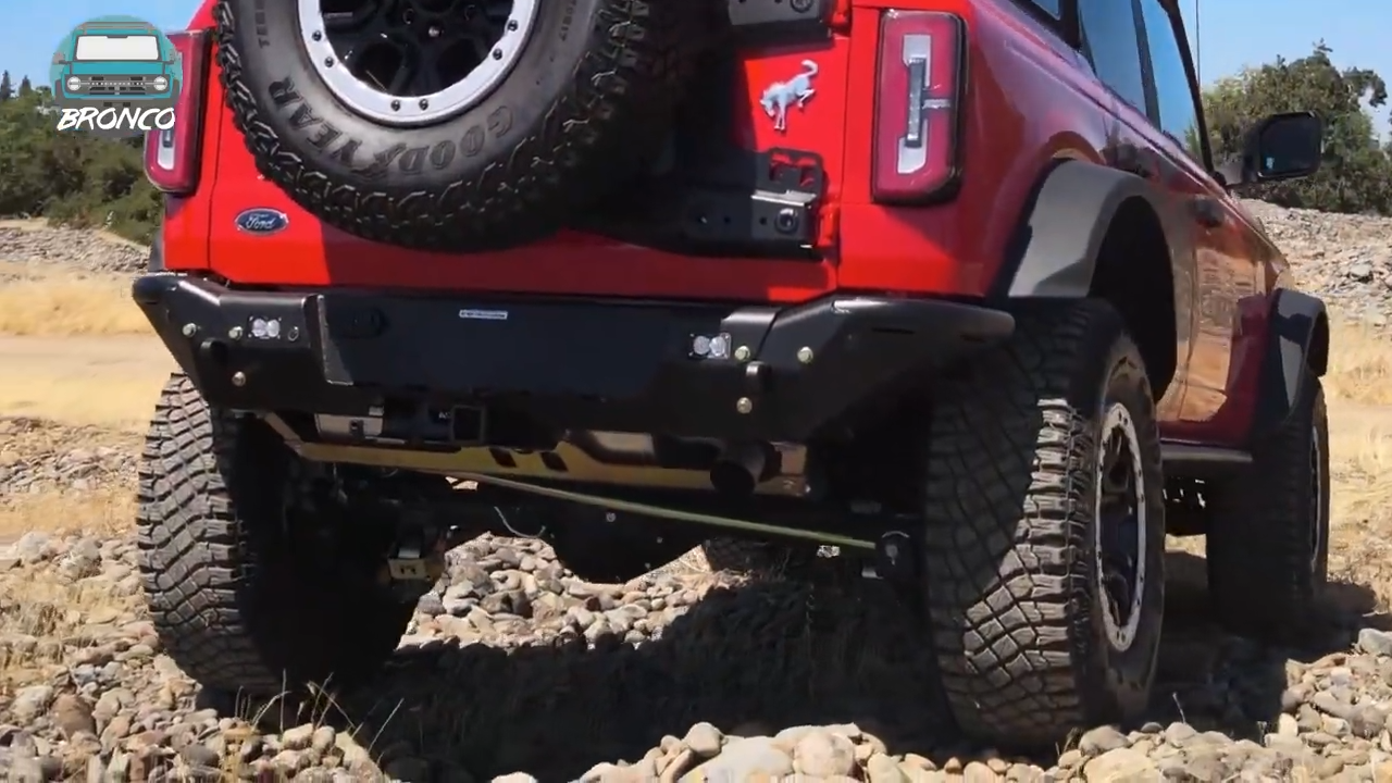 metalcloak bronco rear durotrak track bar, upgrade with the components you deserve