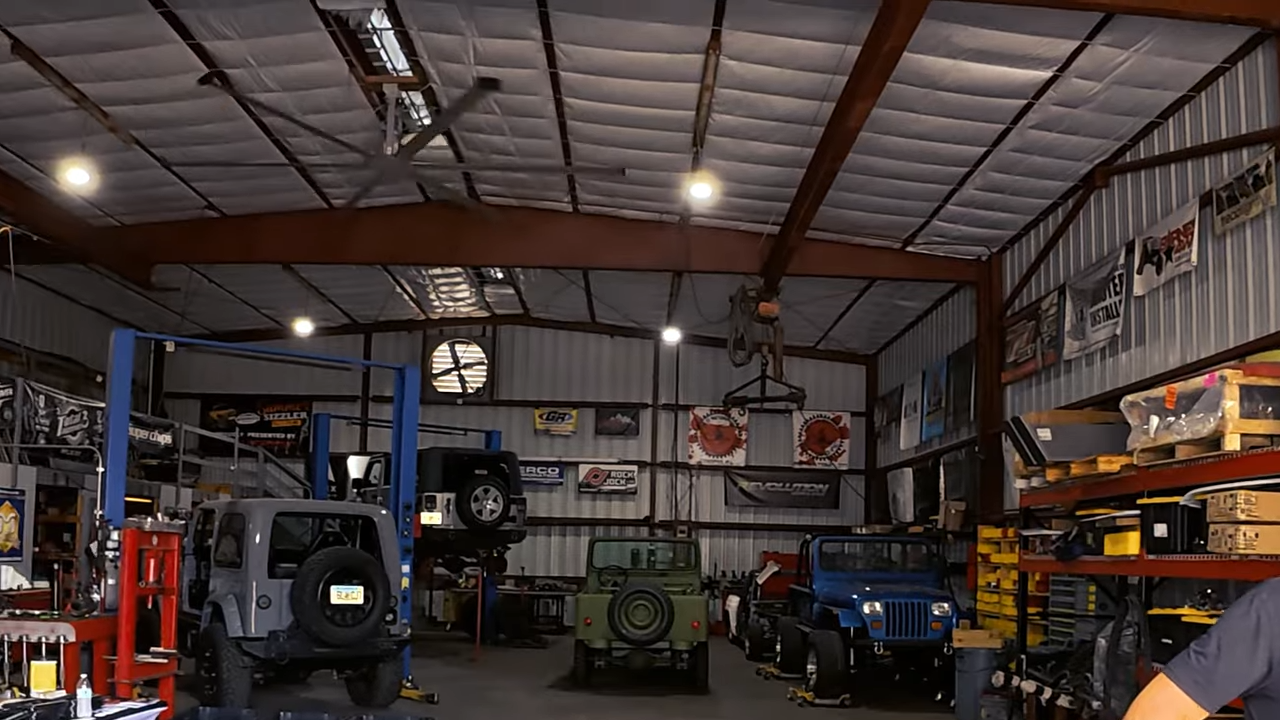 metalcloak rigs & wrenches red scorpion off road, two vehicle lifts, install and repairs on 40 Jeeps per month