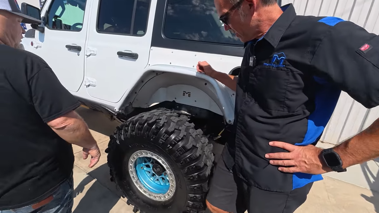 metalcloak rigs and wrenches american offroad, long arm setups, shop rig with rocksport black remote reservoir shocks, 20,000 miles