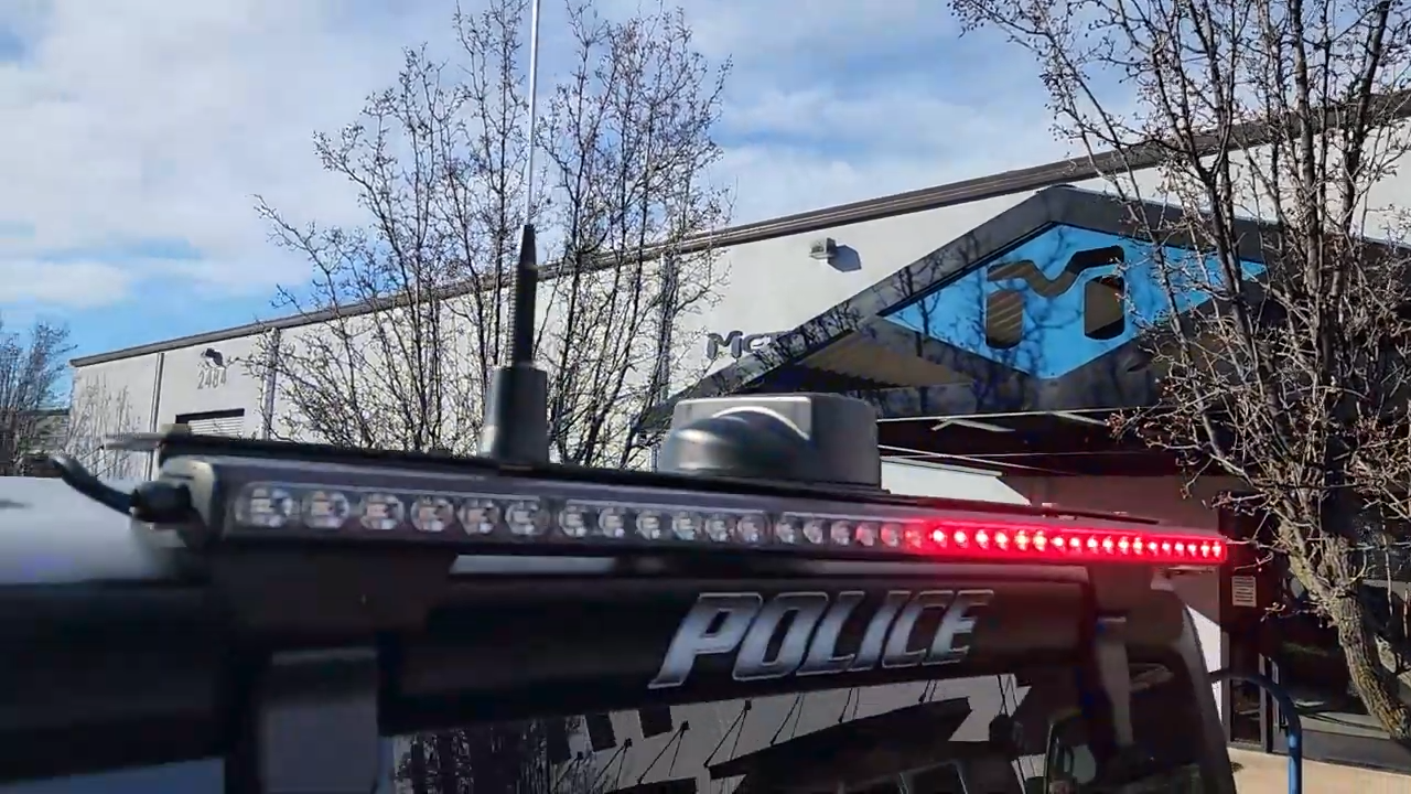 metalcloak jeep jl wrangler police final touches, sirens police lights