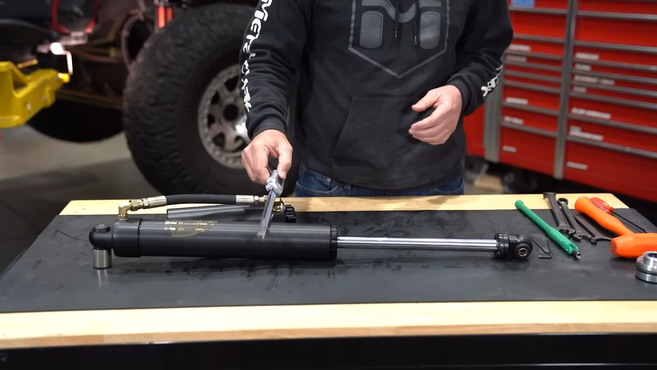 metalcloak jeep rocksport black reservoir shock, hard anodized, difference between hard and soft anodized, high pitch click, only comes in black or grey